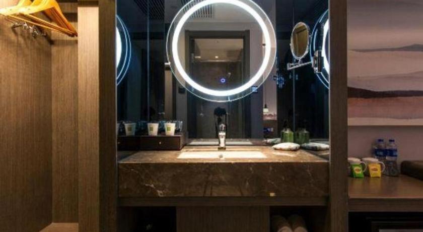 Ibis Styles Wuhan Optics Valley Square Hotel Exterior photo